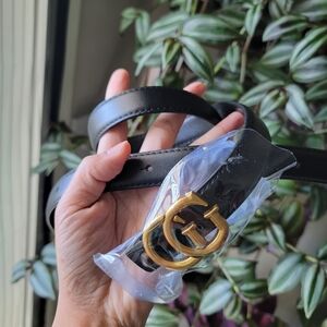 Elegant Fashion Black Leather Belt with Gold Buckle